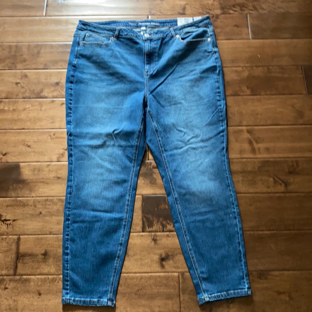 Medium washed skinny jeans